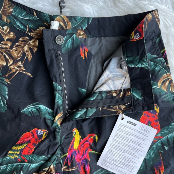 🆕 Eleven Paris Men's Tropical Parrot Print Bermuda Shorts Size L Multicolor - Picture 4 of 11